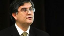 Mircea Dumitru rektor: vissza kell vonni Ponta doktori címét