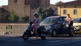 Januártól a robogósoknak is kötelező a jogosítvány