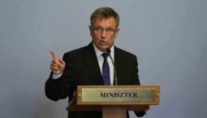 Újabb megszorításokat tervez a magyar kormány