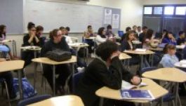 Andronescu: a kilencedik osztály a középiskolában marad