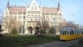 Magyar villamosvonal a világ legszebbjei között
