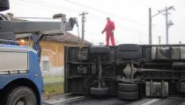 Hargita megye, frontális ütközés: egy halott, egy sebesült