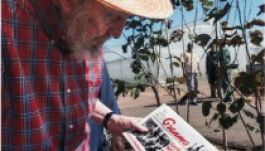 Fidel Castro fotókkal bizonygatja, hogy nem haldoklik