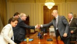 Magyar ügyekről tájékoztatták Wilfried Martenst