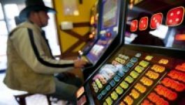 A nyerőgépek betiltása alkoholistákat termel