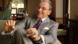 Magyar milliárdos korteskedik Romney-nak