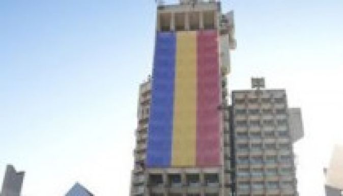 Óriástrikolór Szatmár legmagasabb középületén