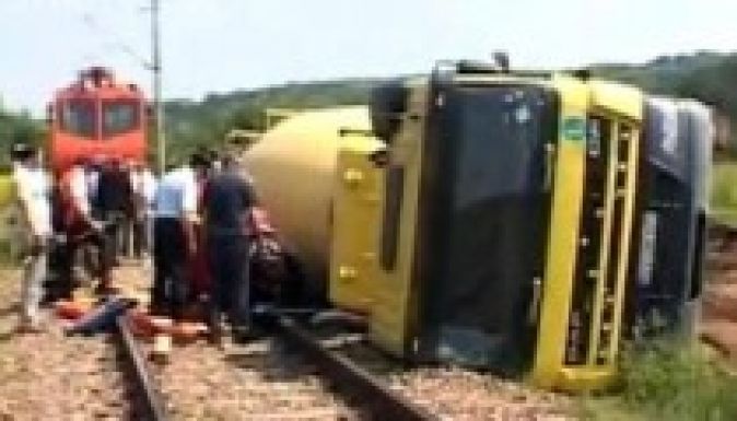 Felborult egy bitumentartály Kolozs megyében