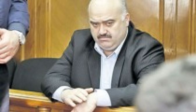 Román állami kitüntetések címeres gazembereknek