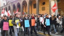 Olaszországban gazdasági megszorítások ellen tüntettek 