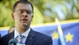 Magyar nyelven is kampányol Mihai Răzvan Ungureanu