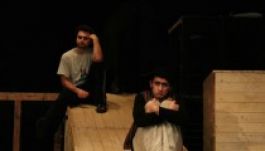 Szamár a torony tetején: gyerek-előadás Chagall nyomán