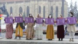 Hang-installációval és bábjátékkal kezdődik az Interferenciák