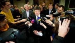 Megszakítják sztrájkjukat a szlovákiai pedagógusok