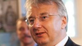 A HVG.hu szerint plágiumgyanús Semjén Zsolt doktorija