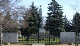 Hat település szabadulna szovjet emlékművétől