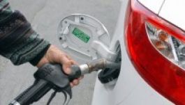 A romániaiak dolgoznak a legtöbbet egy liter benzinért