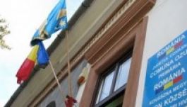 Le kell venni az uzoni faluházáról a székely zászlót
