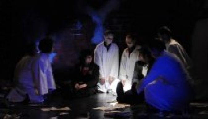 Utolsó pillanat: a remény előadása a gyergyói színpadon