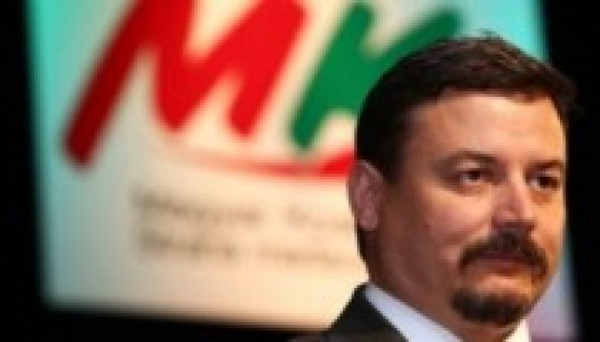 Újraválasztották Berényi Józsefet az MKP elnökének