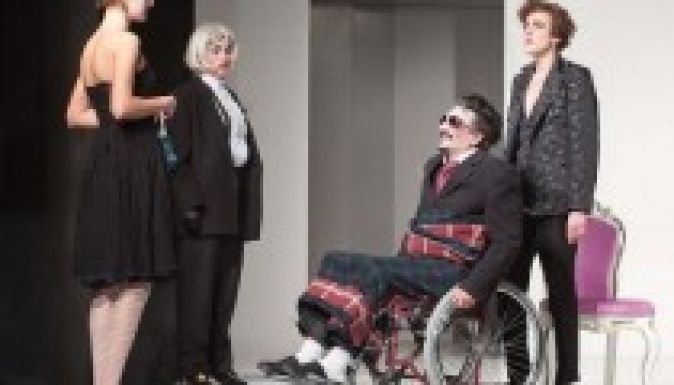 Ünnepi előadás a boldogságkeresésről Sepsiszentgyörgyön