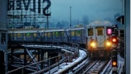 A metró elé löktek egy férfit New Yorkban