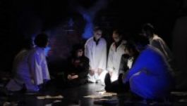 Utolsó pillanat: a remény előadása a gyergyói színpadon