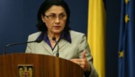Andronescu rúgott még néhányat a tanügyi törvénybe