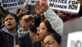 Tömegtüntetések a nők védelmében Indiában