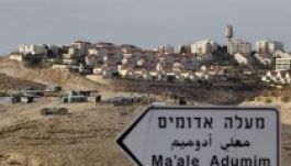 Palesztinát kettévágó építkezésekről döntött Izrael