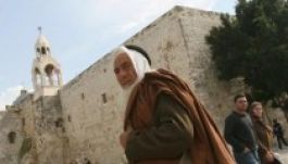 Sok ezren tartanak Betlehembe, a Születés templomához