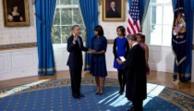 Obama letette a második elnöki ciklusának hivatali esküjét