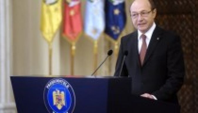 Băsescu: a Nyugat bizalmának helyreállítása a fő feladat