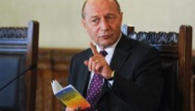 A visszarendeződés veszélyeiről beszélt Băsescu a CSM ülésén