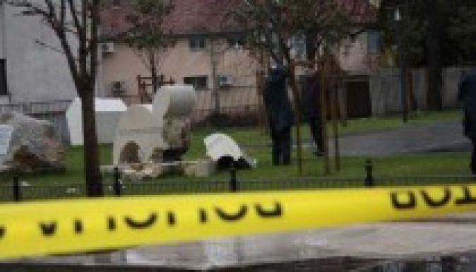 Mostarban felrobbantottak egy katonai emlékművet