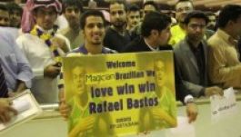 Nem fizettek érte, de hősként fogadták Bastost Rijadban