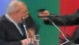 Fegyvert fogtak a szónokló bolgár politikusra