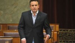 LMP: Orbánék „megvásárolják