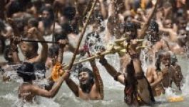 A Gangesz százmillió zarándokot vár rituális fürdésre