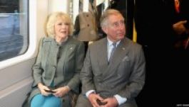 Károly herceg 33 év után ismét metrózott