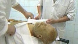 Lenin teste egyre porlad