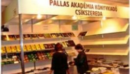 Pallas Akadémia-könyvadomány a könyvtáraknak