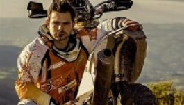 Dakar-rali: rendőrkocsival ütközött és meghalt egy motoros