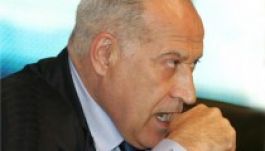 Voiculescu csiki-csukit játszik a bírósággal