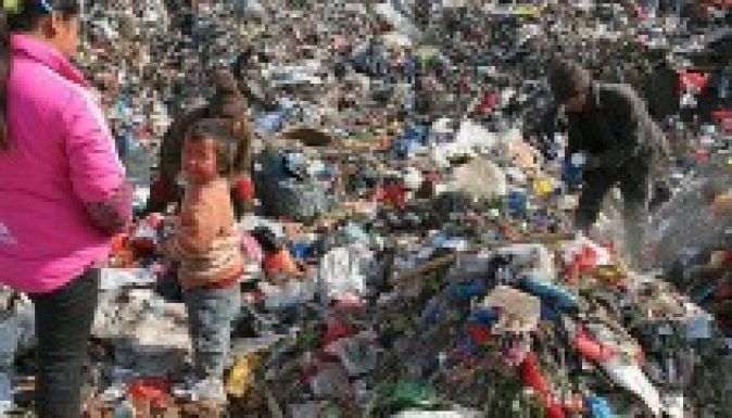 Kilencvenkilenc millió kínai él napi egy dollárnál kevesebből