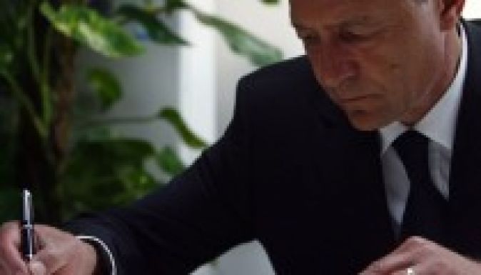 Kihirdette Băsescu a 2013-as állami költségvetést