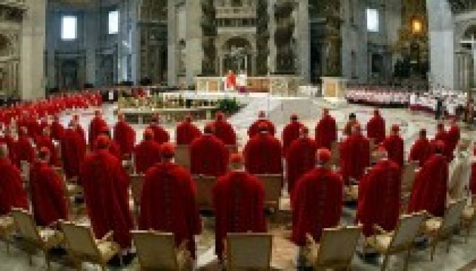 XVI. Benedek a bíborosoknak: az utódom közöttetek van