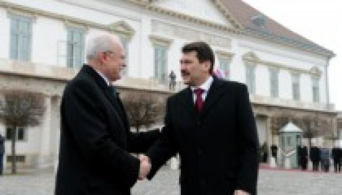 Gasparovic: tiszteletben kell tartani a kisebbségek jogait