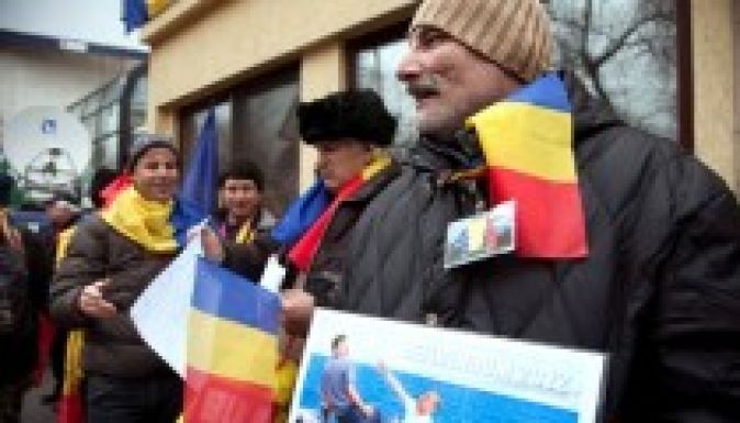 Román „ostrom” a bukaresti magyar nagykövetségnél