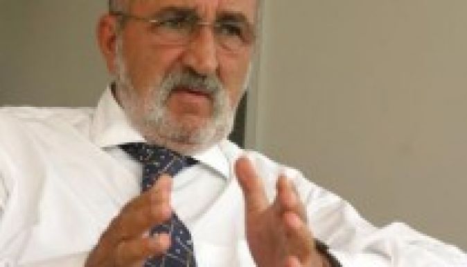 Ion Țiriac üzletember szerint alaposan túlértékelt a lej
